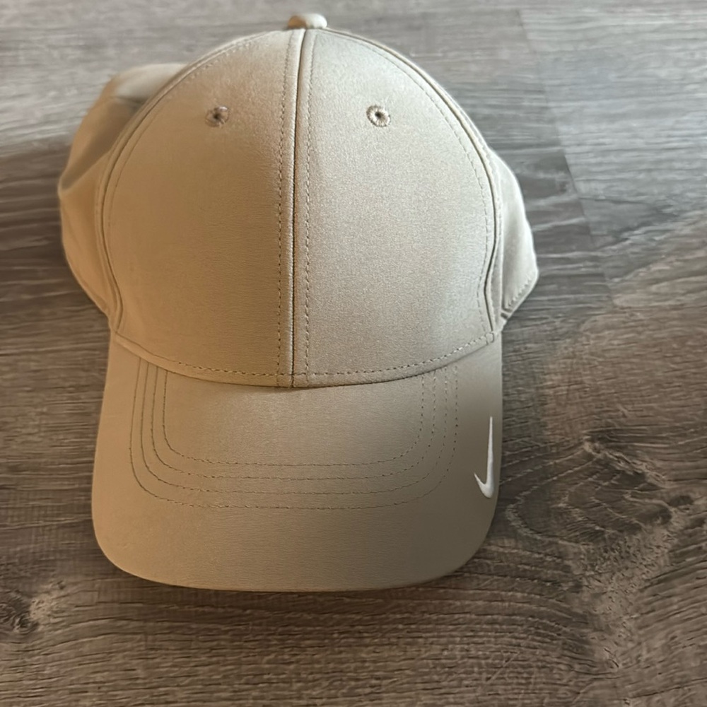 Nike tan hat, never worn.